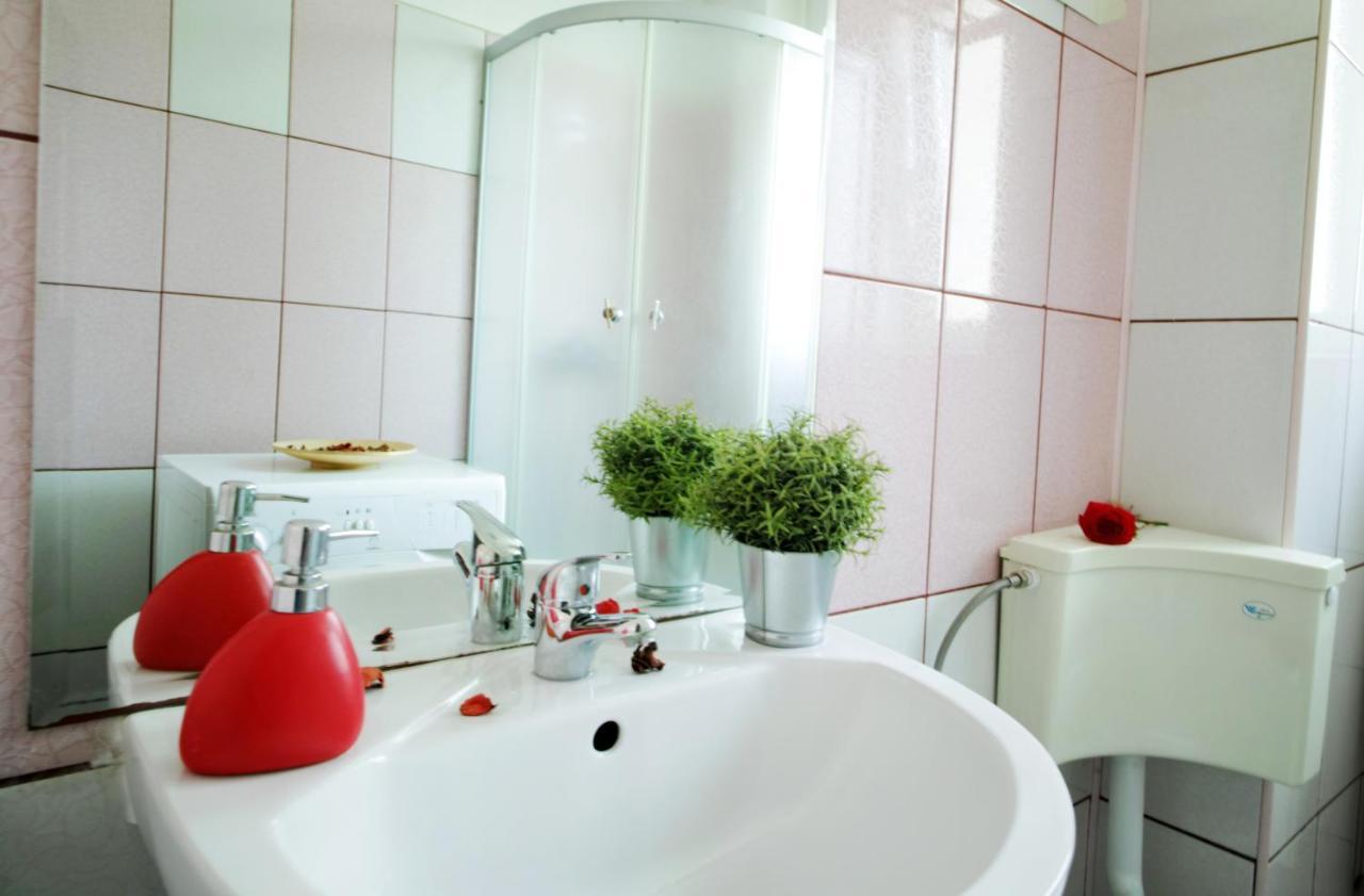 Luxury Apartament Apartment Bukares Bagian luar foto