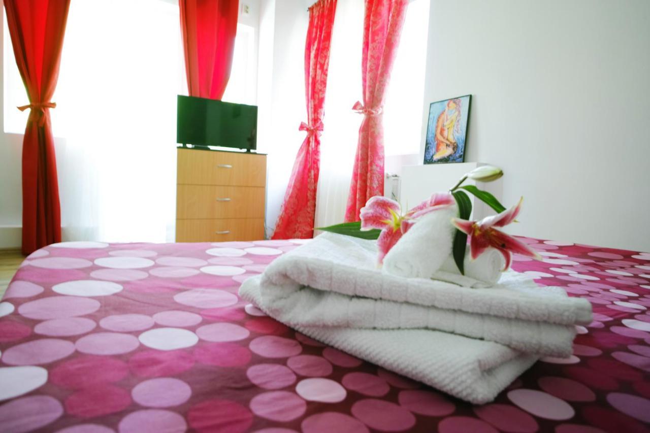 Luxury Apartament Apartment Bukares Bagian luar foto