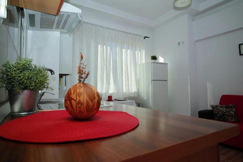 Luxury Apartament Apartment Bukares Bagian luar foto