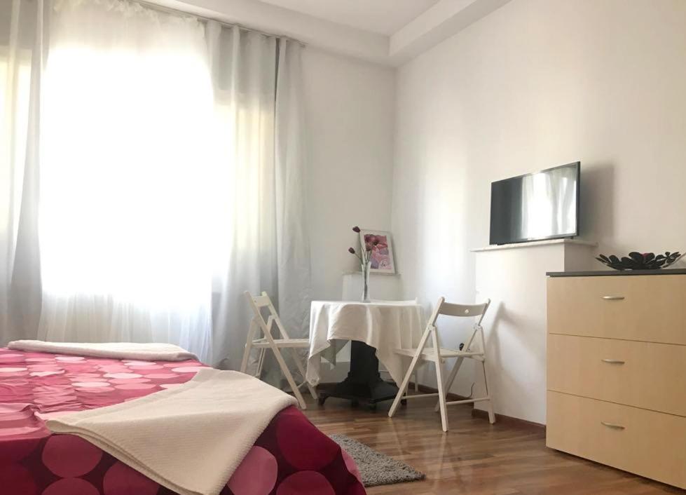 Luxury Apartament Apartment Bukares Bagian luar foto